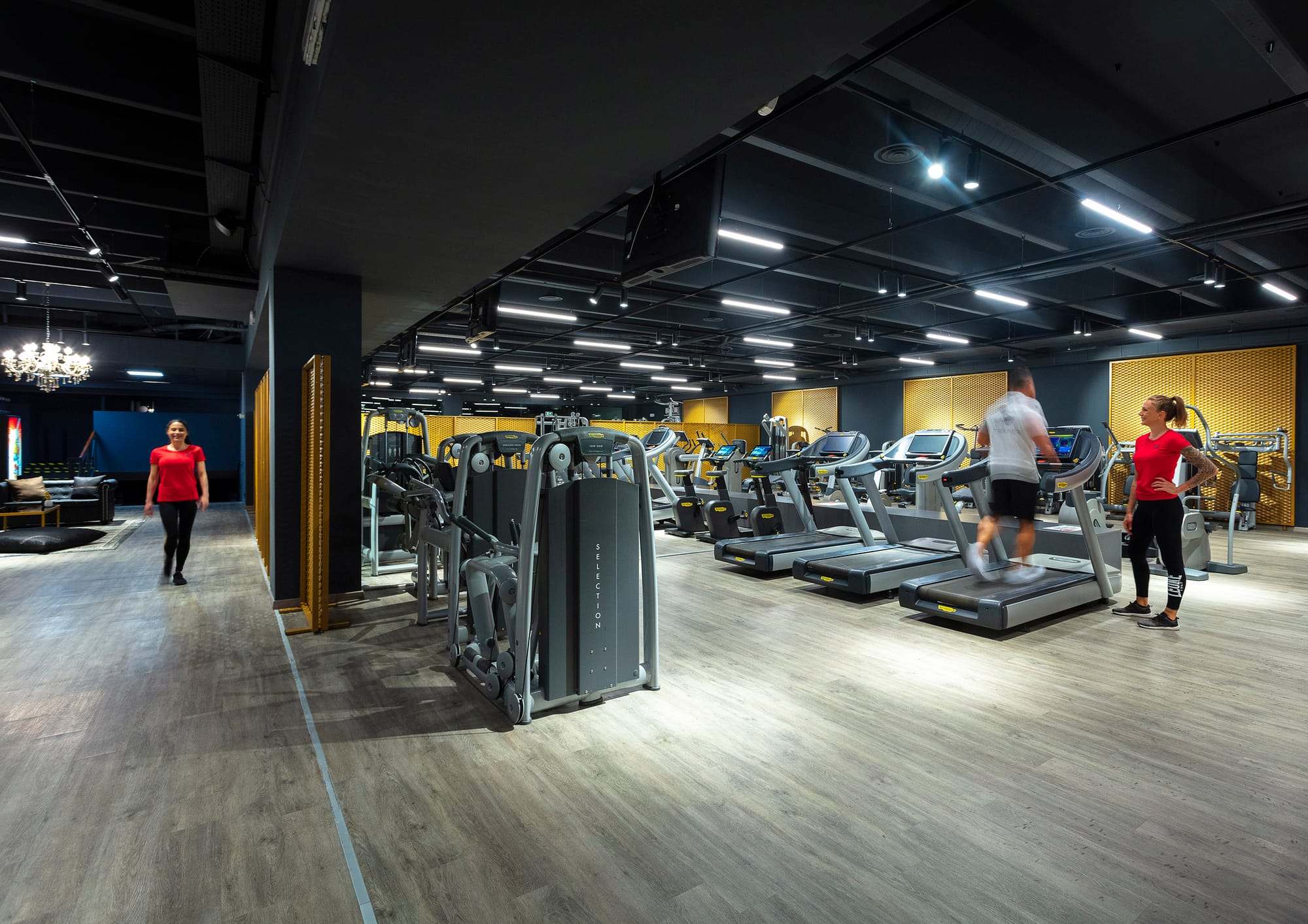 Ronchiverdi Sport & Business Club, gym floor con macchine cardio Technogym