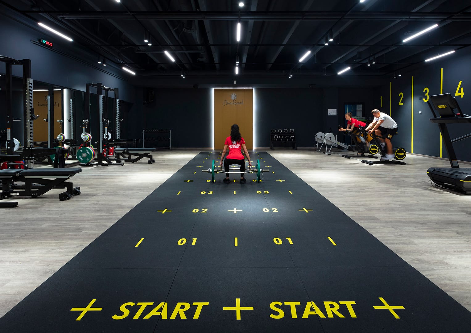 Ronchiverdi Sport & Business Club, sala skill con sprint track e macchine skill Technogym