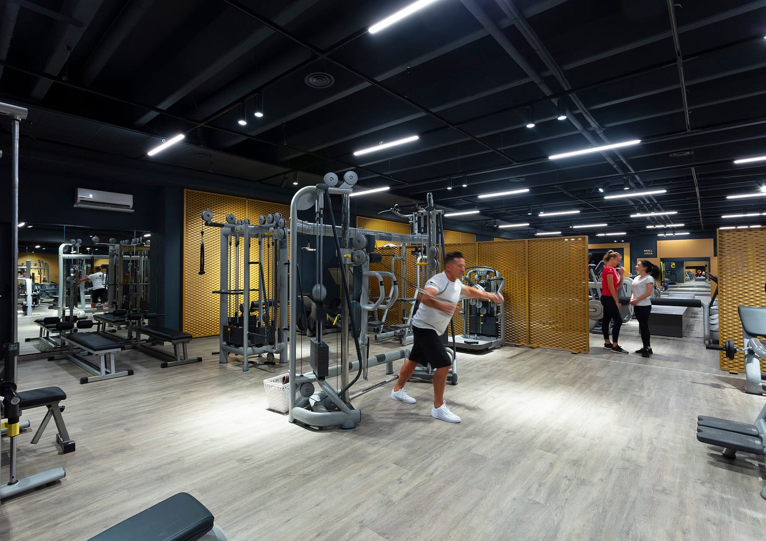 Ronchiverdi Sport & Business Club, gym floor area forza